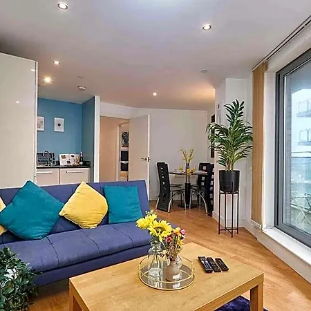 Centre | 2 Bed Group W/ Balcony & Parking Ξενοδοχείο Λιντς