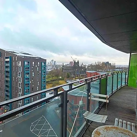 Centre | 2 Bed Group W/ Balcony & Parking Ξενοδοχείο Λιντς