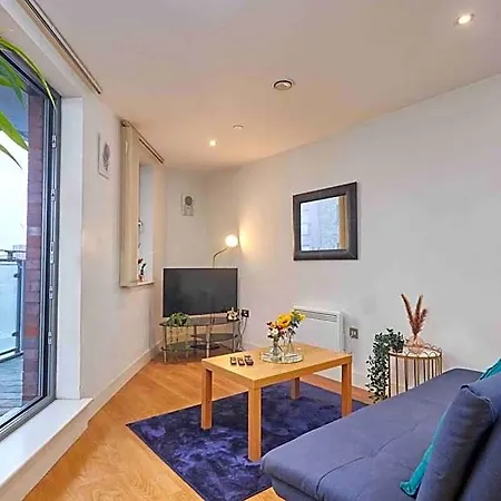 Centre | 2 Bed Group W/ Balcony & Parking Ξενοδοχείο 4*