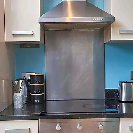 Ξενοδοχείο Centre | 2 Bed Group W/ Balcony & Parking Λιντς