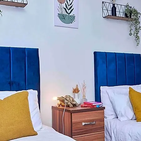 Centre | 2 Bed Group W/ Balcony & Parking Ξενοδοχείο Λιντς